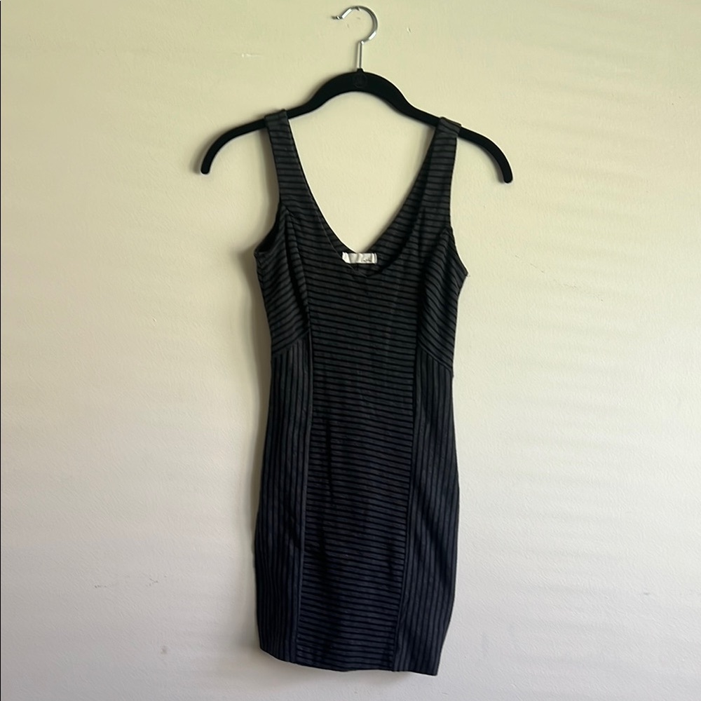 Lush Black Bodycon Mini Dress V-Neck Sleeveless